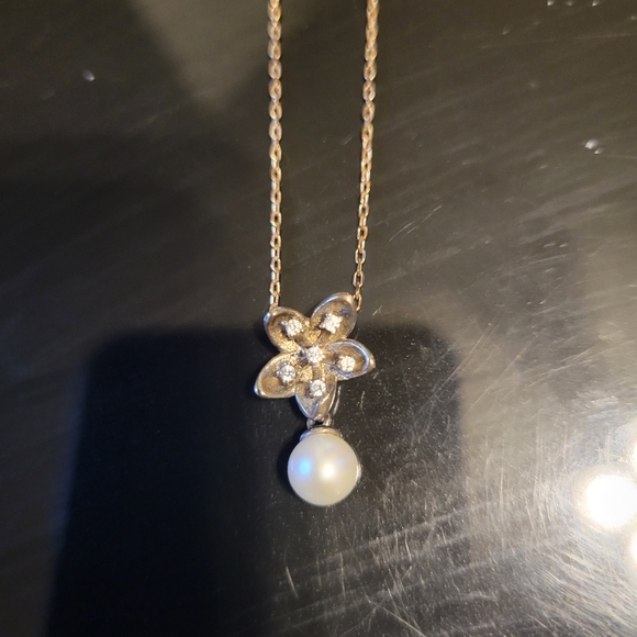 2/$30 - Vantel Pearls Light Pearl Necklace (5) - Picture 1 of 1